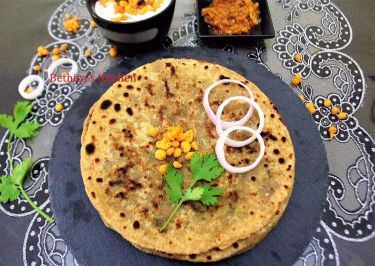 Recipe of Super Quick Homemade Shalgam Paratha (Stuffed Turnip Flat Bread)