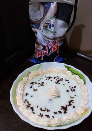 A picture of Chocolate chip vanilla custard.