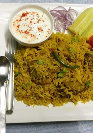 চিকেন তেহারি রেসিপির প্রধান ছবি