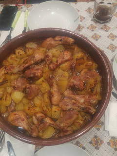 Una foto de Pollo con patatas ala coca cola