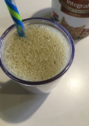 Una foto de Batido Col Rizada-Remolacha-Banana-Curcuma (smoothie)