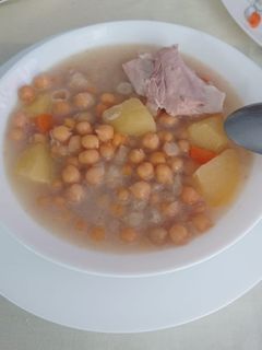 Una foto de Cocido con pollo