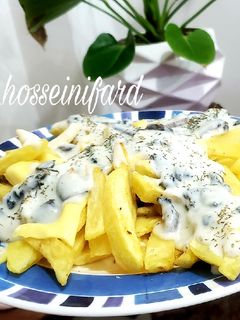 عکسی از دستور سیب زمینی با سس قارچ 🍟🍟