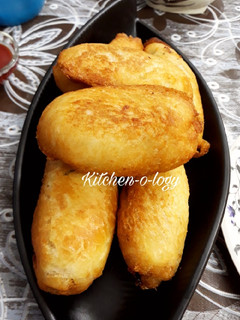 A picture of Chicken Bread Roll.