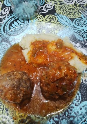 Una foto de Albóndigas con salsa y puré