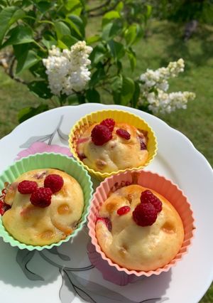 Une photo de Muffins chocolat blanc framboise