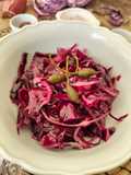 Insalata di cavolo rosso in agrodolce
