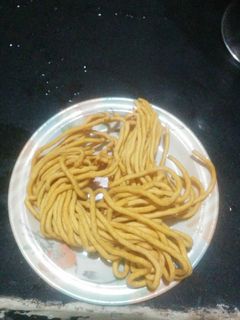 તીખા ગાંઠિયા (Tikha Ganthiya Recipe In Gujarati) રેસીપી મુખ્ય ફોટો