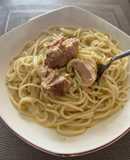 Spaghetti cremoso de ajo y limón