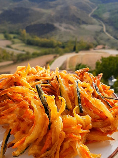 Una foto de Kakiage de verduras
