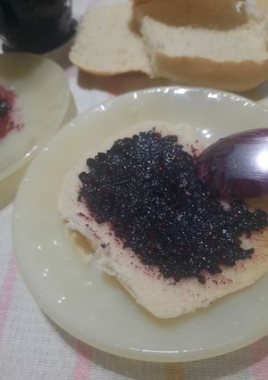 Una foto de Mermelada casera de moras