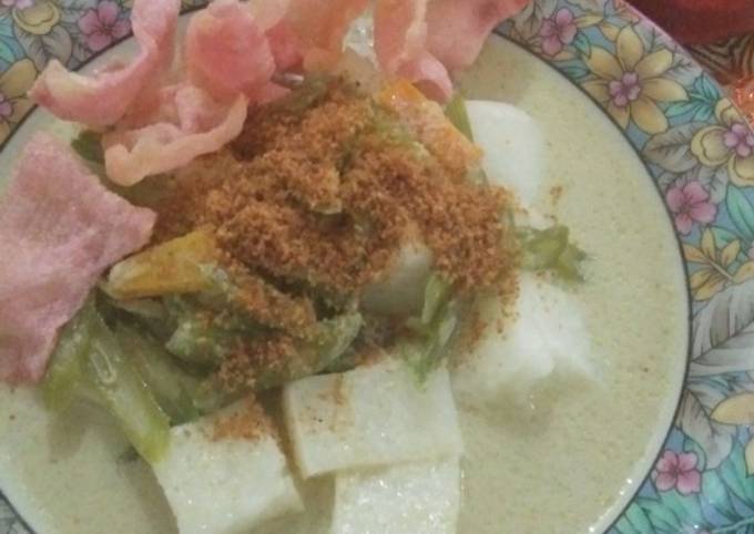 Lontong serundeng ala "Dapur Mayang"