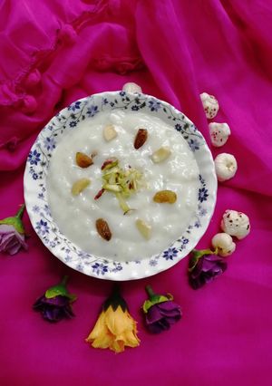 मखाने की खीर (Makhane Ki kheer recipe in Hindi) रेसिपी मुख्य फोटो