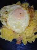 Fideos con jamón, cebolla, huevo