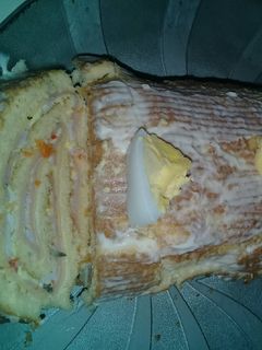 Una foto de Pionono Salado de Salchichón Primavera Queso y Huevo rallado😀👅