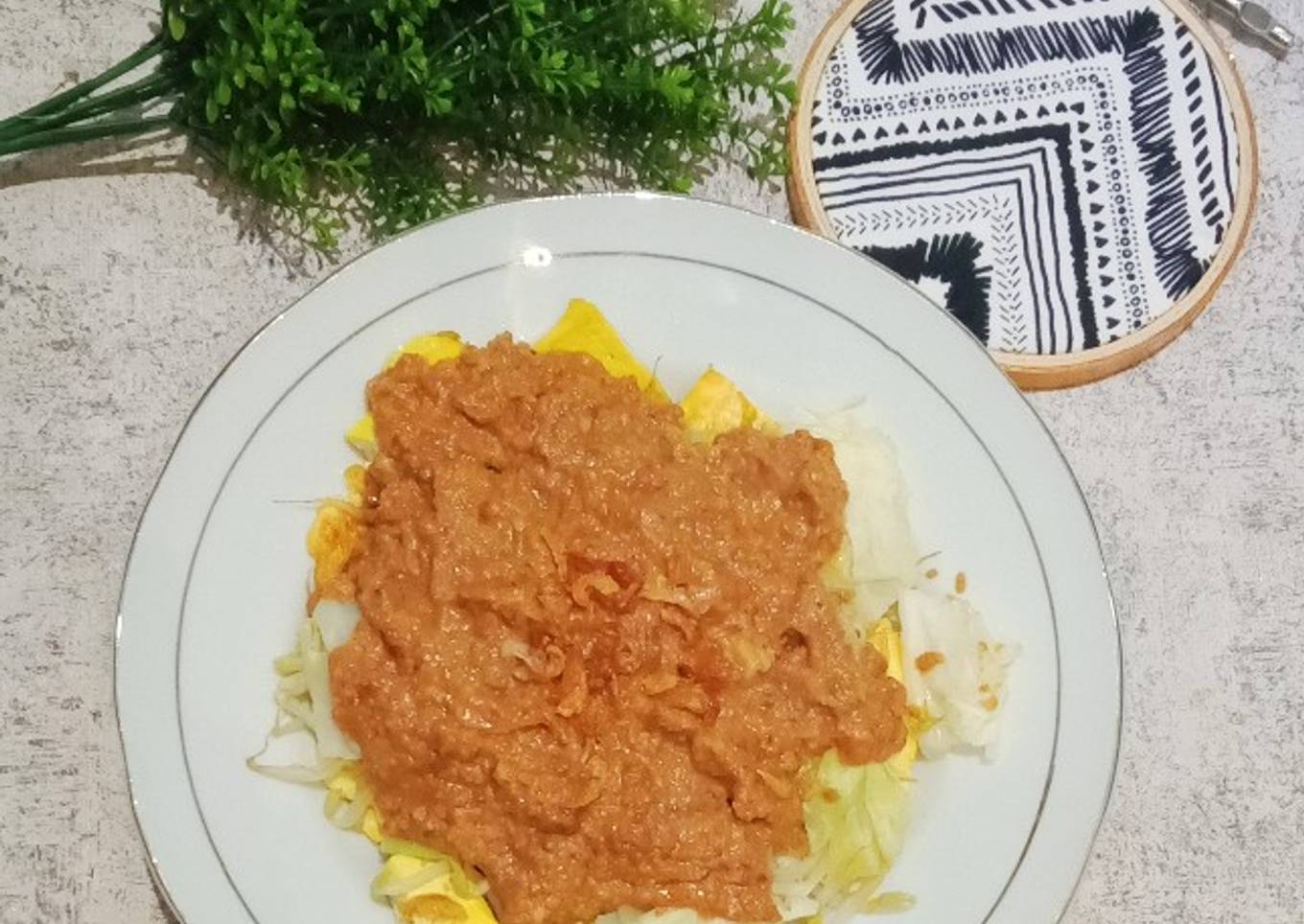 Tahu telur khas jawa timur