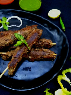 इंस्टेंट दाल सीक कबाब (Instant dal seekh kabab recipe in Hindi) रेसिपी मुख्य फोटो