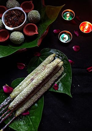 A picture of Paan coconut crackers.