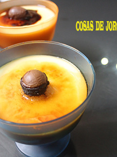 Una foto de Flan de sobre relleno de palosanto