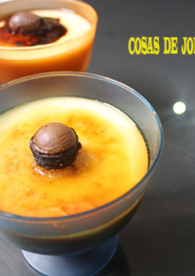 Una foto de Flan de sobre relleno de palosanto