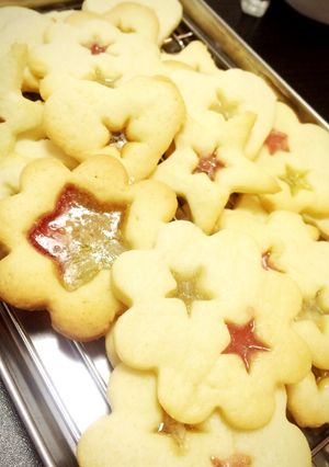 A picture of Stained Glass Cookies.