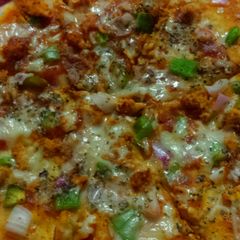A picture of Barbeque small pizza.