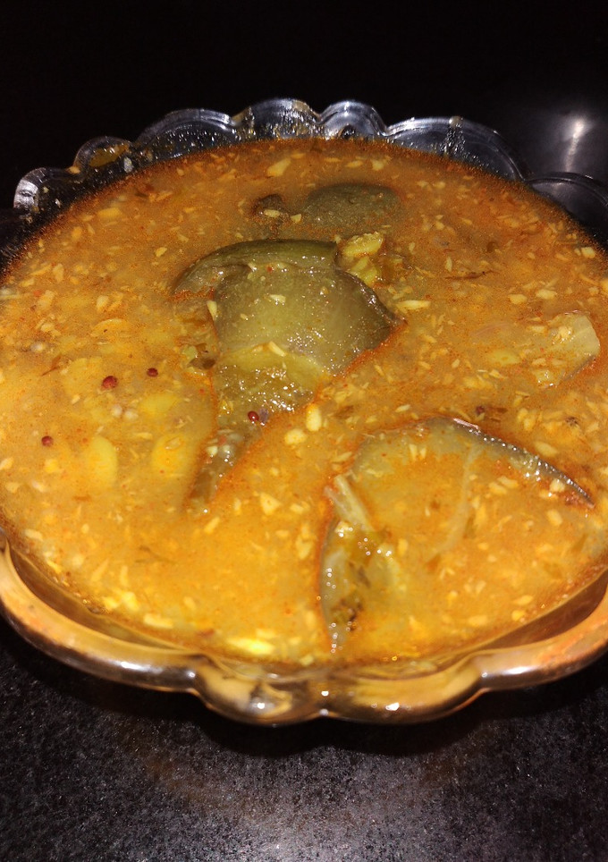 खान्देशी परंपरा वांगी डाळ (vangi dal recipe in marathi) रेसिपी चे मुख्य फोटो 