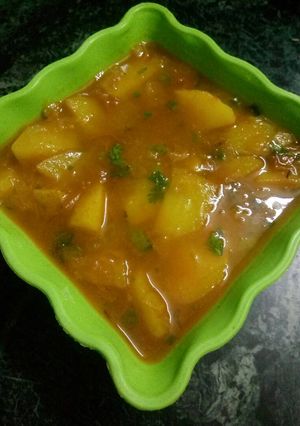 A picture of Aloo lazeez.