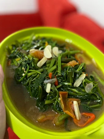 Langkah Gampang Menyiapkan Resep Tumis Kangkung Saus Tiram yang Uenak Anti Ribet, Mantap Sekali