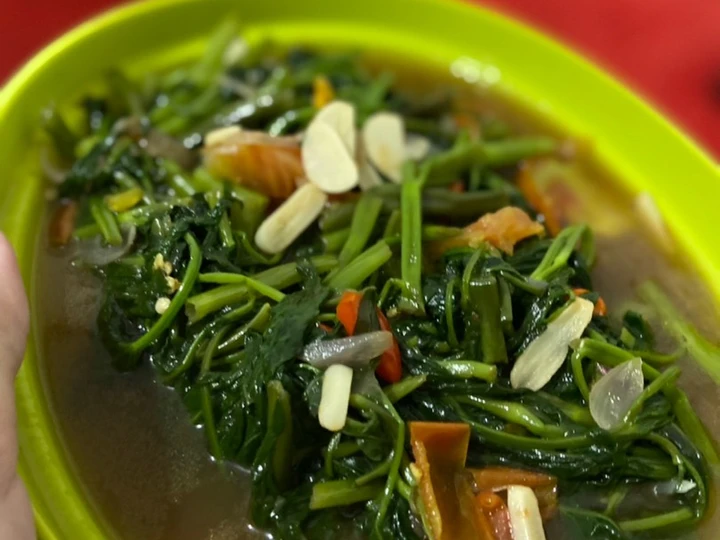 Langkah Gampang Menyiapkan Resep Tumis Kangkung Saus Tiram yang Uenak Anti Ribet, Mantap Sekali