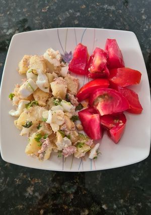 Foto principal de 60. Patatas aliñadas con atún