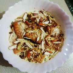 A picture of Mango Custard Shahi tukda.
