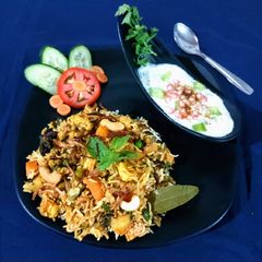 A picture of Veg lucknowi biriyani.