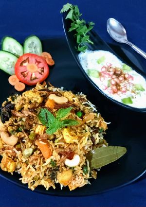 A picture of Veg lucknowi biriyani.
