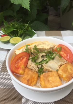 Hình của món Bún riêu.