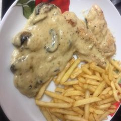 A picture of My Garlic Chicken and Mushrooms. 💓.