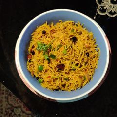 A picture of Suji vermicelli upma.
