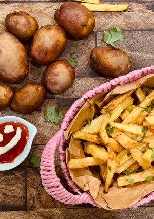 A picture of Crispy crunchy french fries.