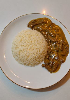 صورة لوصفة بيف ستروجانوف مع أرز مبهر