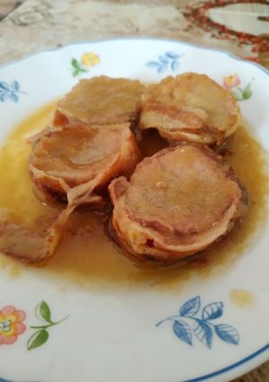 Una foto de Solomillo con salsa de cebolla y manzana 🍏
