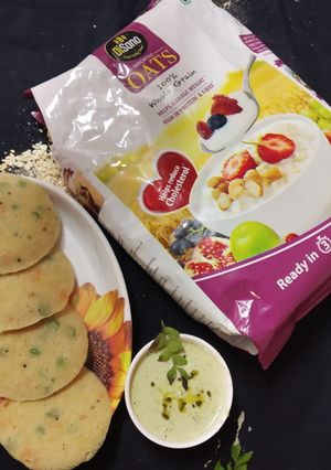 A picture of Oats idli.