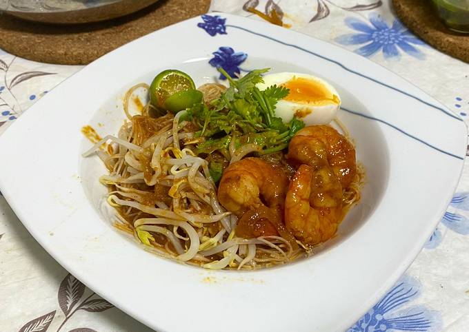 Mee Siam with Prawns
