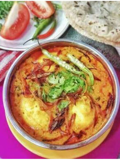 A picture of Hyderabadi Ande ka Korma .