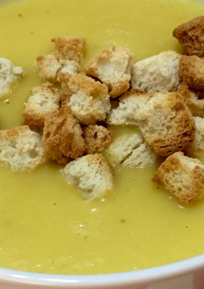Una foto de Crema de calabaza y calabacín