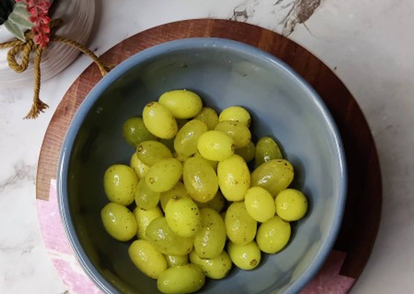 1 Ingredient Frozen Grapes Dessert