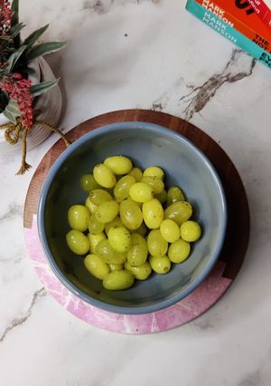 A picture of 1 Ingredient Frozen Grapes Dessert.