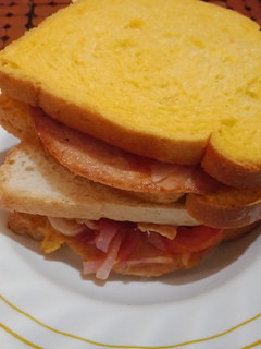 A picture of Ham Sandwich.