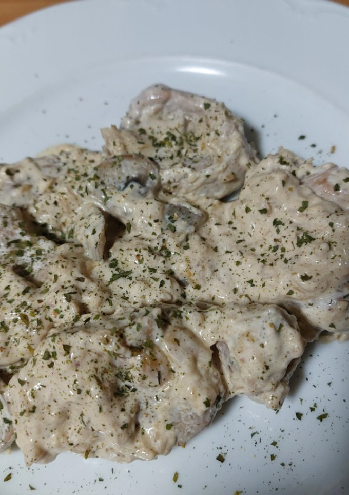 Una foto de Lomos de cerdo con salsa de champiñones