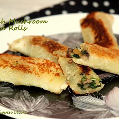 A picture of Spinach Mushroom Bread Rolls.