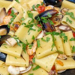 A picture of Paccheri ai frutti di mare.